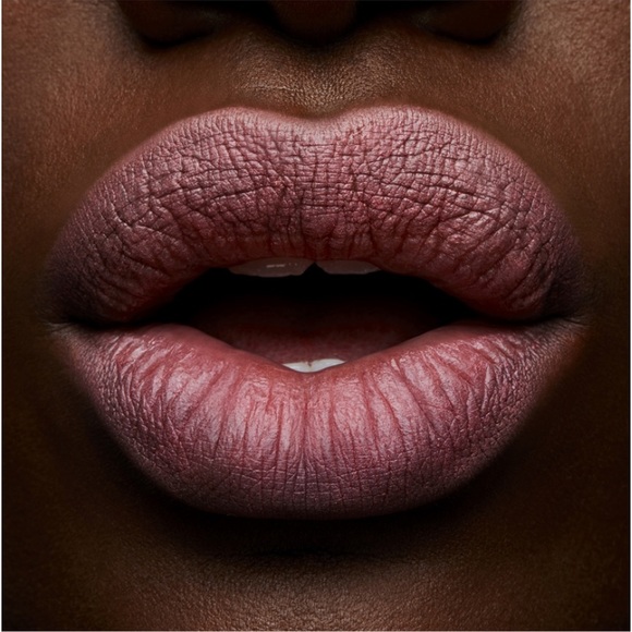 MAC Powder Kiss Lipstick Sultriness - Picture 14 of 16